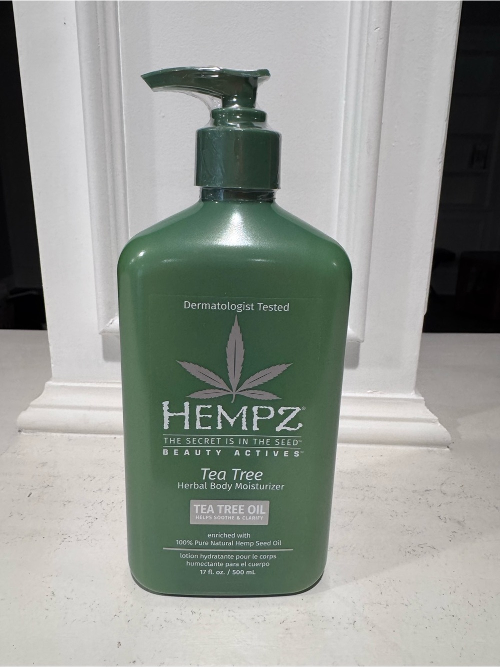Hempz Tea Tree Herbal Body Moisturizer Tea Tree Oil 17oz  NWT